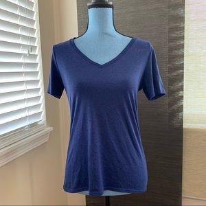 Nike Womens V-Neck Dri-Fit Shirt Size Medium
